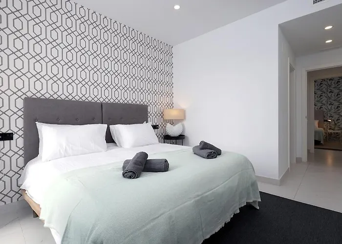 Apartamento 2 Bedroom Ground Floor At Hills