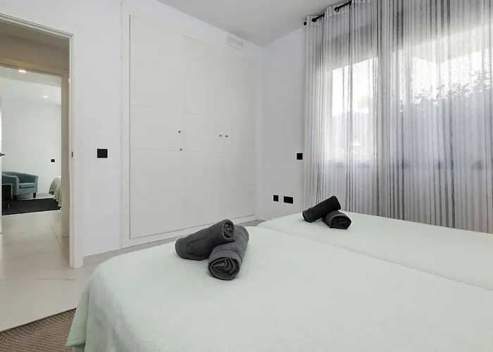 Apartamento 2 Bedroom Ground Floor At Hills Estepona