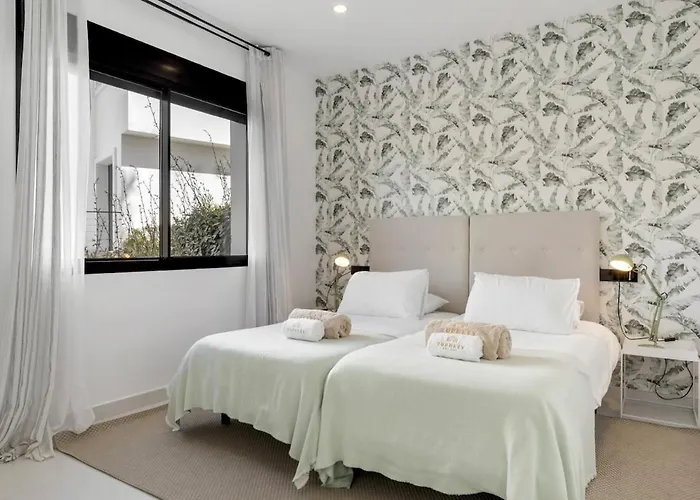 Apartamento 2 Bedroom Ground Floor At Hills *