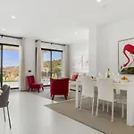 2 Bedroom Ground Floor At Hills Apartment *