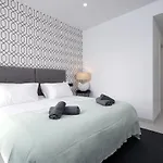 Apartment 2 Bedroom Ground Floor At Hills