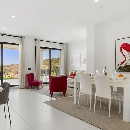 2 Bedroom Ground Floor At Hills Appartement *