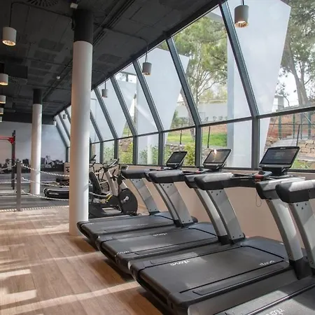 2 Bedroom Ground Floor At Hills Apartment *