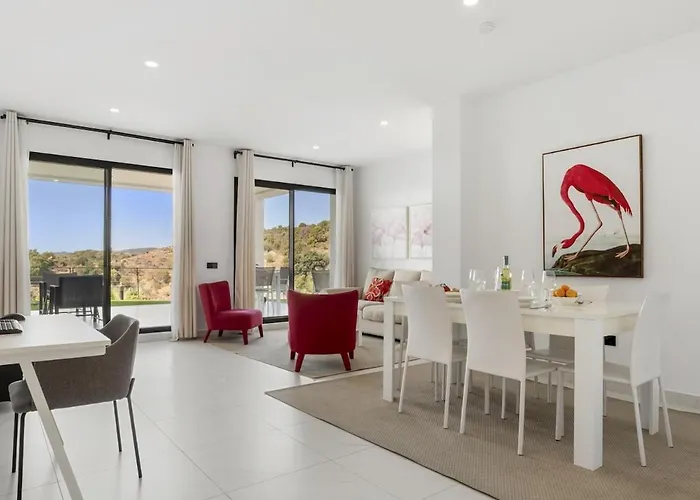 2 Bedroom Ground Floor At Hills Apartment *