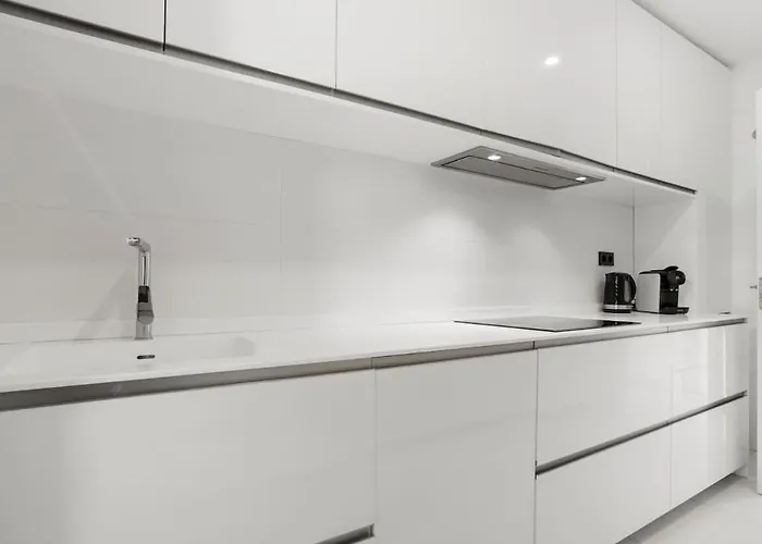 Appartamento 2 Bedroom Ground Floor At Hills