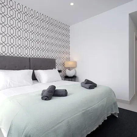 Appartamento 2 Bedroom Ground Floor At Hills